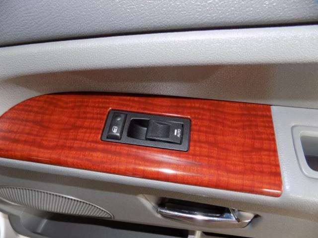 2006 Jeep Grand Cherokee Limited 4dr SUV 4WD w/ Front Side Airbags